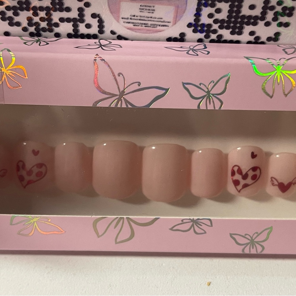 Press on nails pink with red hearts